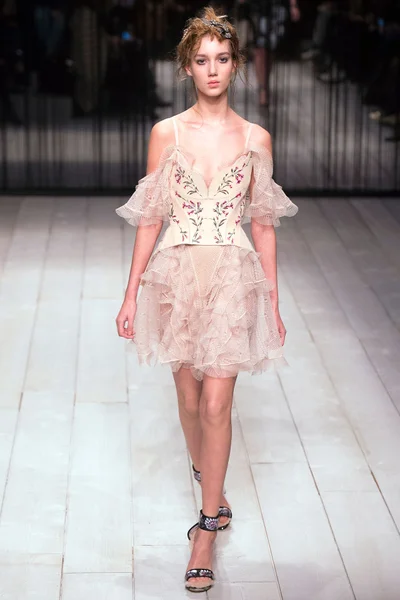 Look 24